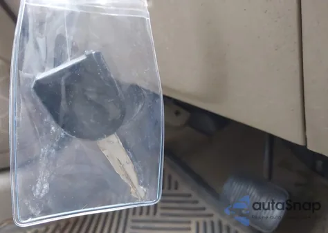 2005 Ford Escape Xls z USA, uszkodzony, nr VIN 1FMYU02ZX5KA48146